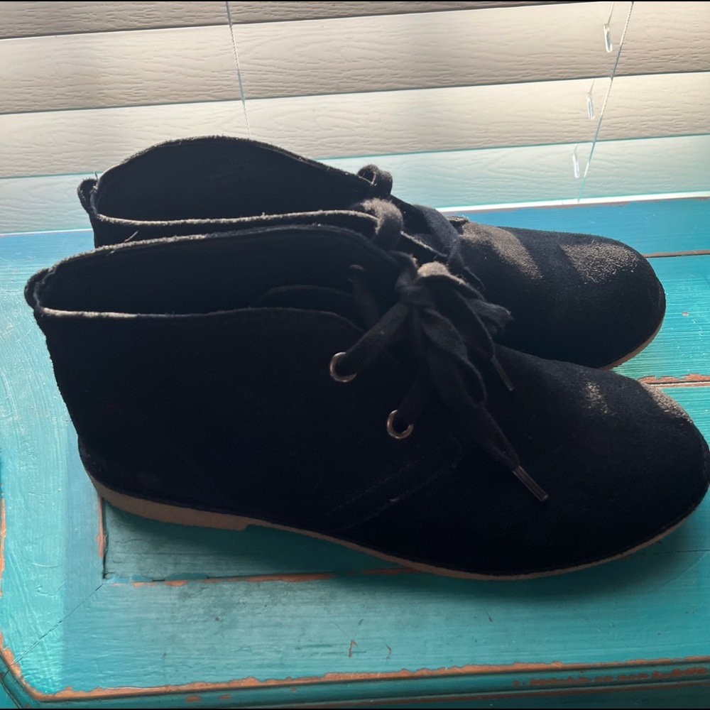 NWT Lucky Brand Black Suede Chukas